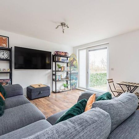 Stunning 1 Bd Flat In Lochend Park With A Patio Apartamento Edimburgo Exterior foto